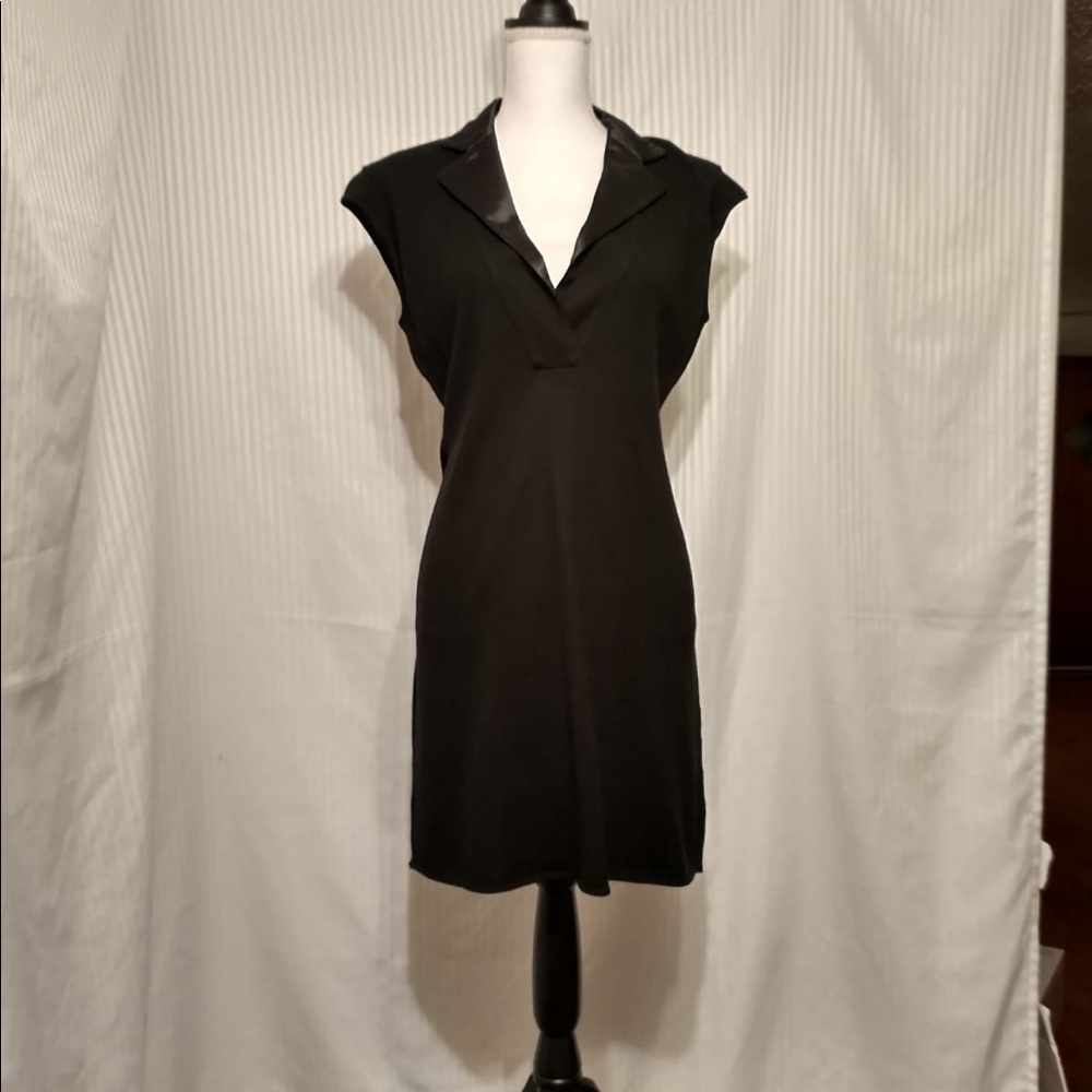 Iisli New York Dress , Black. 100 % Layne Wool and Silk size M Medium